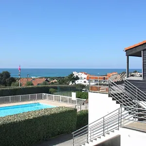 2* Parque de vacaciones Village Azureva